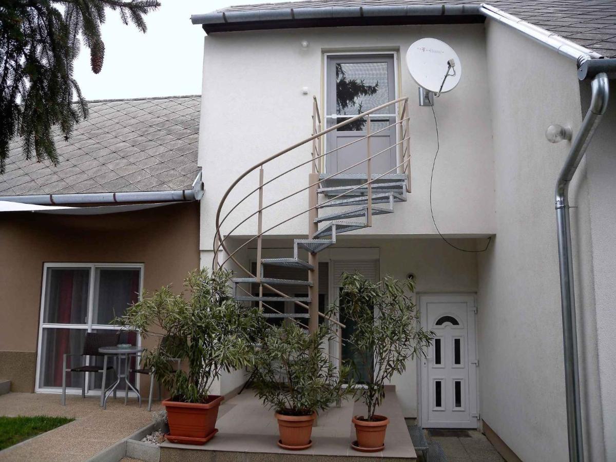 Apartments In Balatongyoeroek 34590 Exterior foto